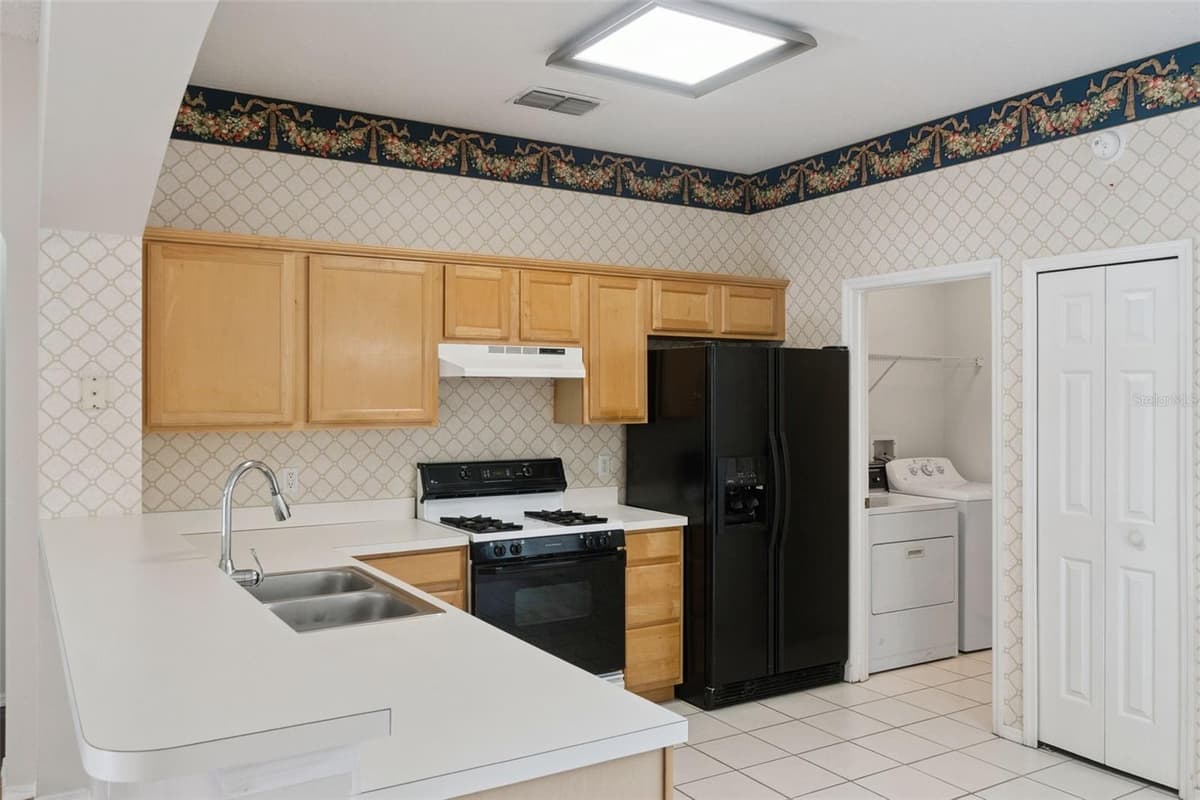 1847 SPARKLING WATER CIRCLE — photo 18 of 41