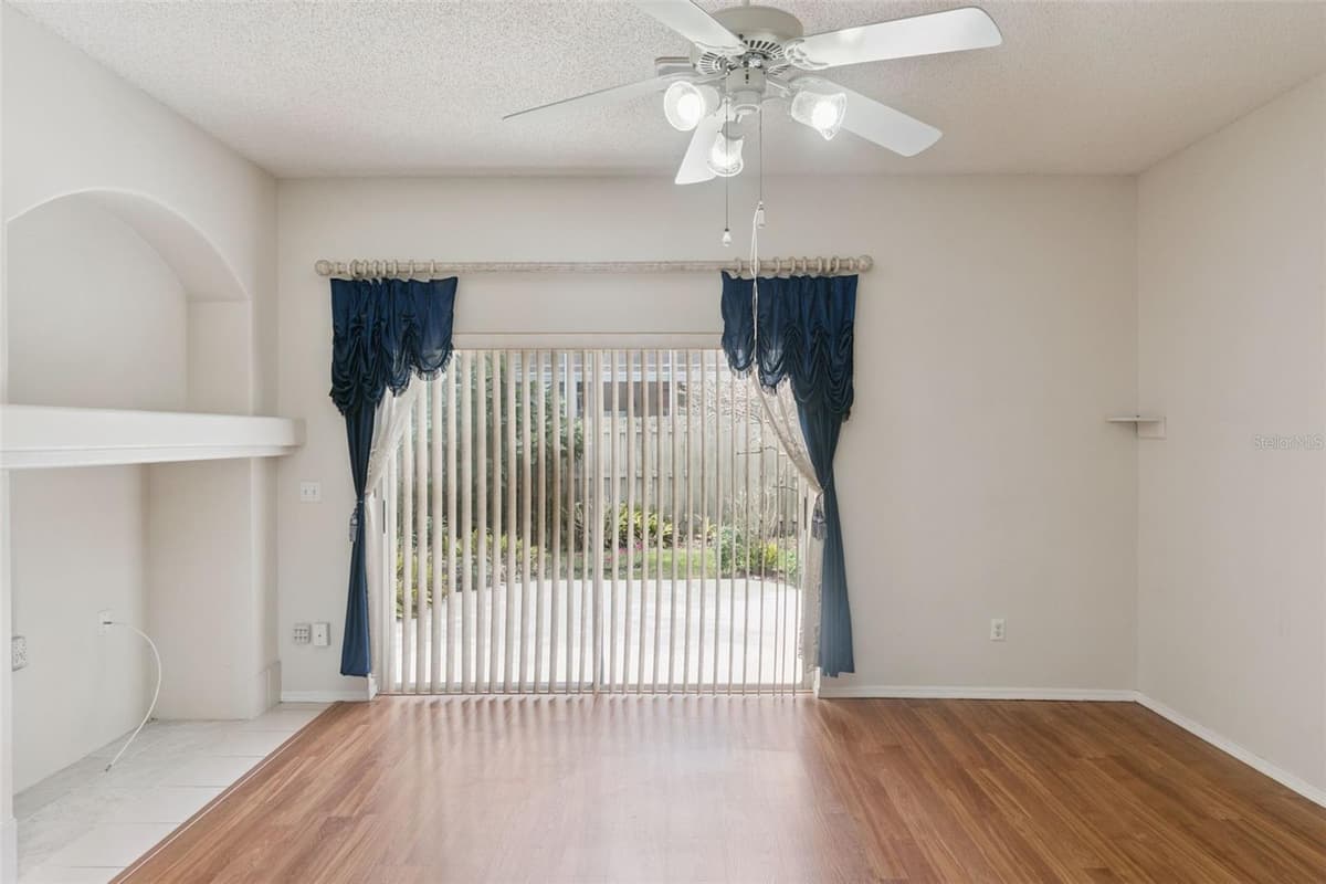 1847 SPARKLING WATER CIRCLE — photo 16 of 41