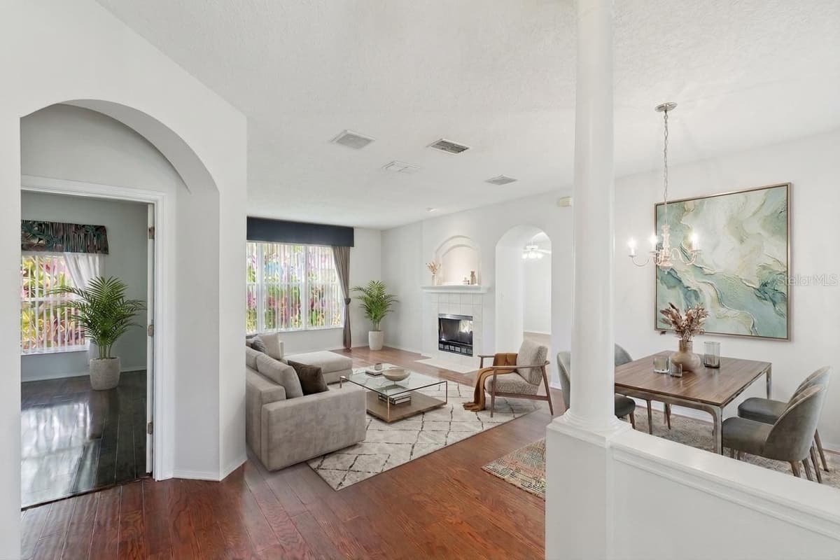 1847 SPARKLING WATER CIRCLE — photo 7 of 41