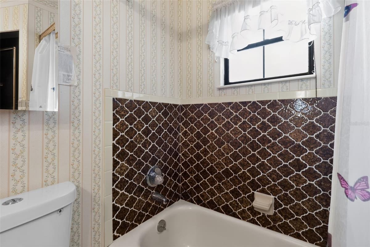 7465 GALLOWAY ROAD — photo 33 of 34