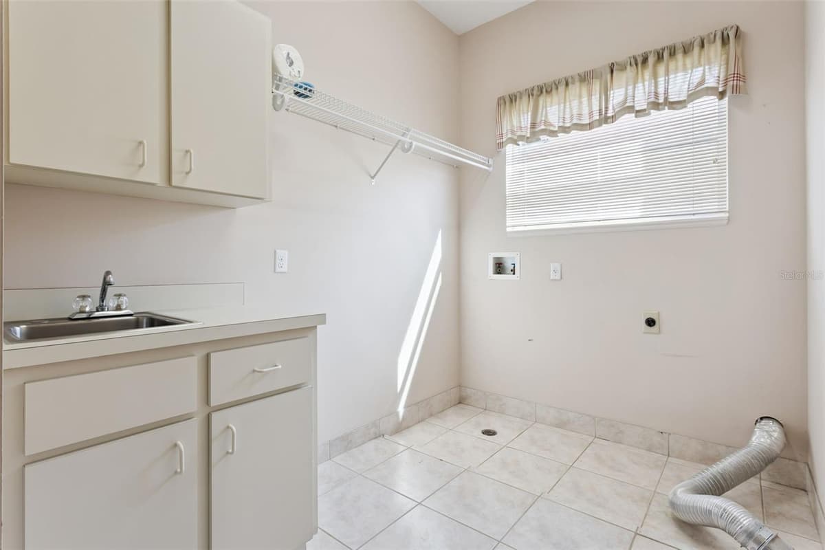 1901 EDGEWATER DRIVE — photo 31 of 50