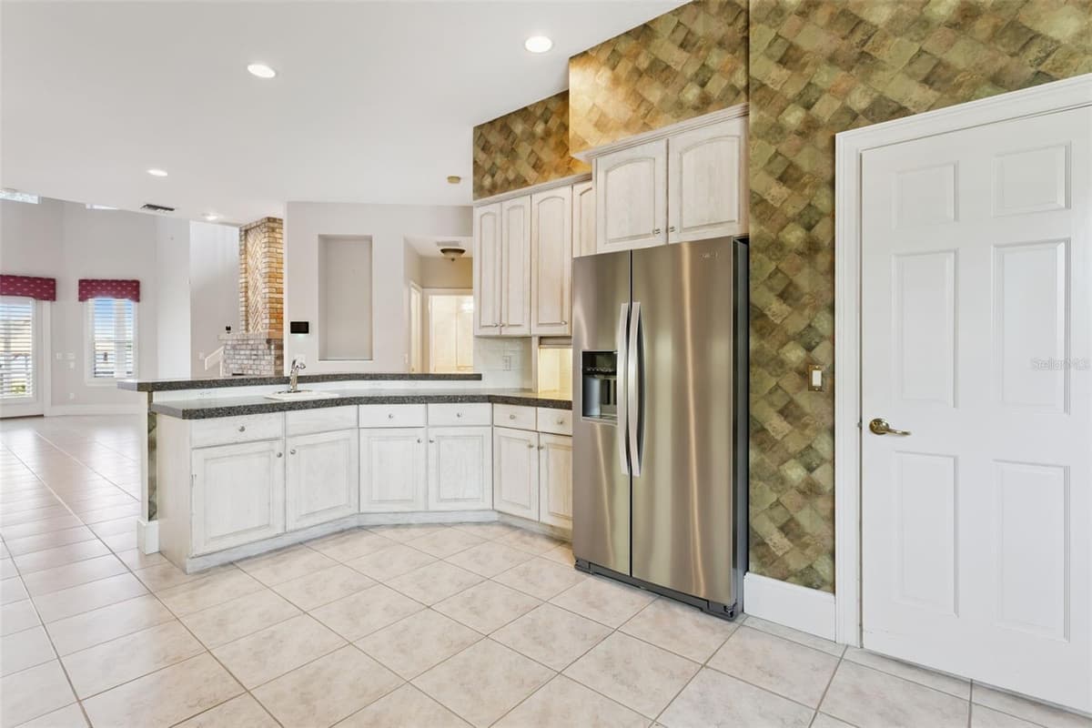 1901 EDGEWATER DRIVE — photo 14 of 50