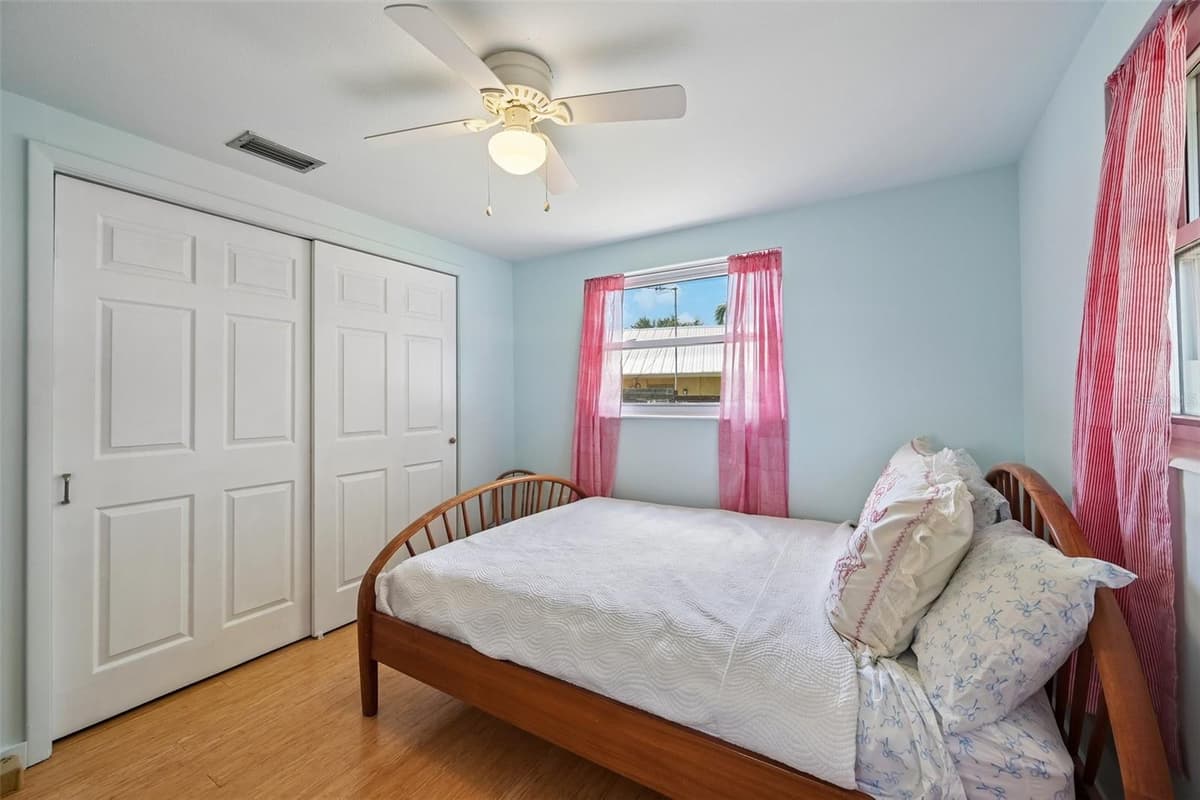 329 BAY VISTA AVENUE — photo 17 of 30