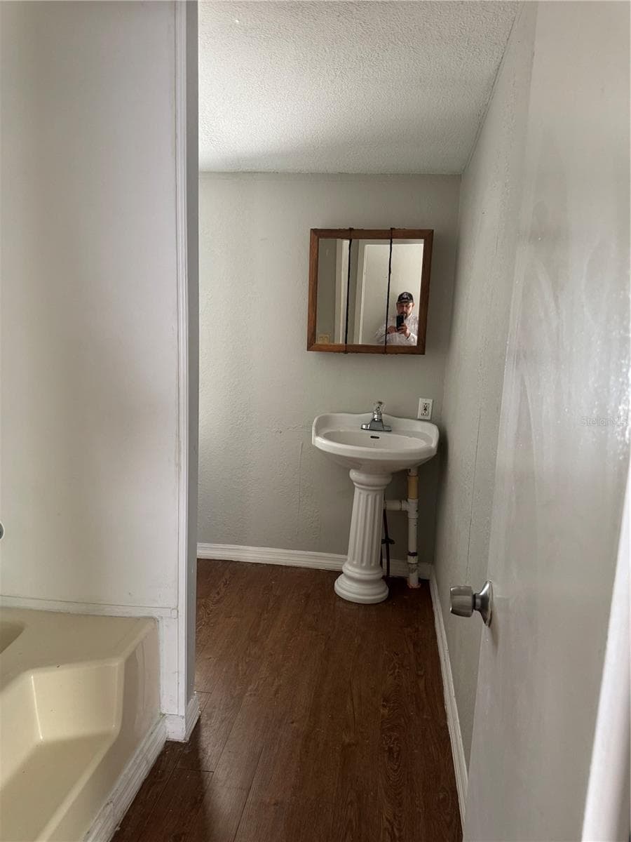 5406 SYDNEY STREET — photo 14 of 22