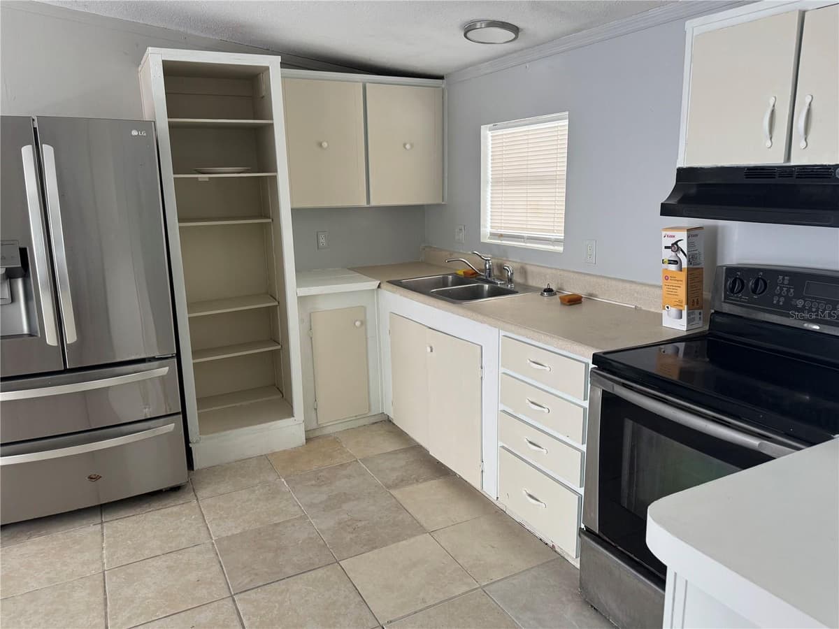 5406 SYDNEY STREET — photo 6 of 22