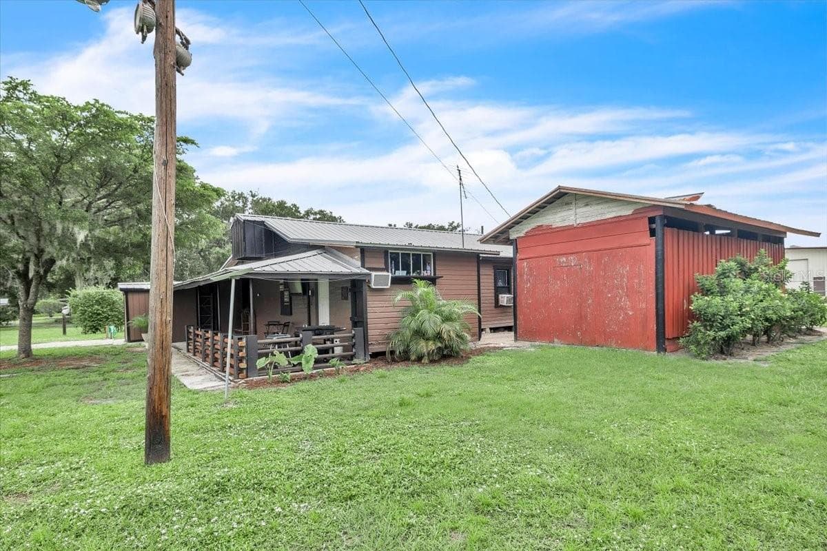 915 CHARLES STREET — photo 19 of 37