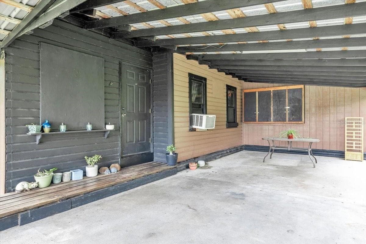 915 CHARLES STREET — photo 10 of 37