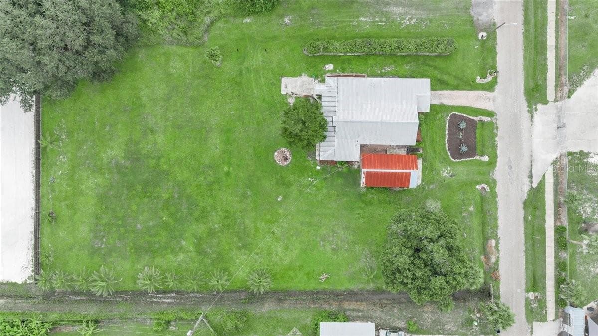 915 CHARLES STREET — photo 27 of 37