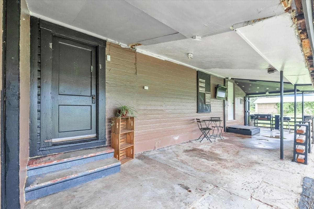 915 CHARLES STREET — photo 16 of 37