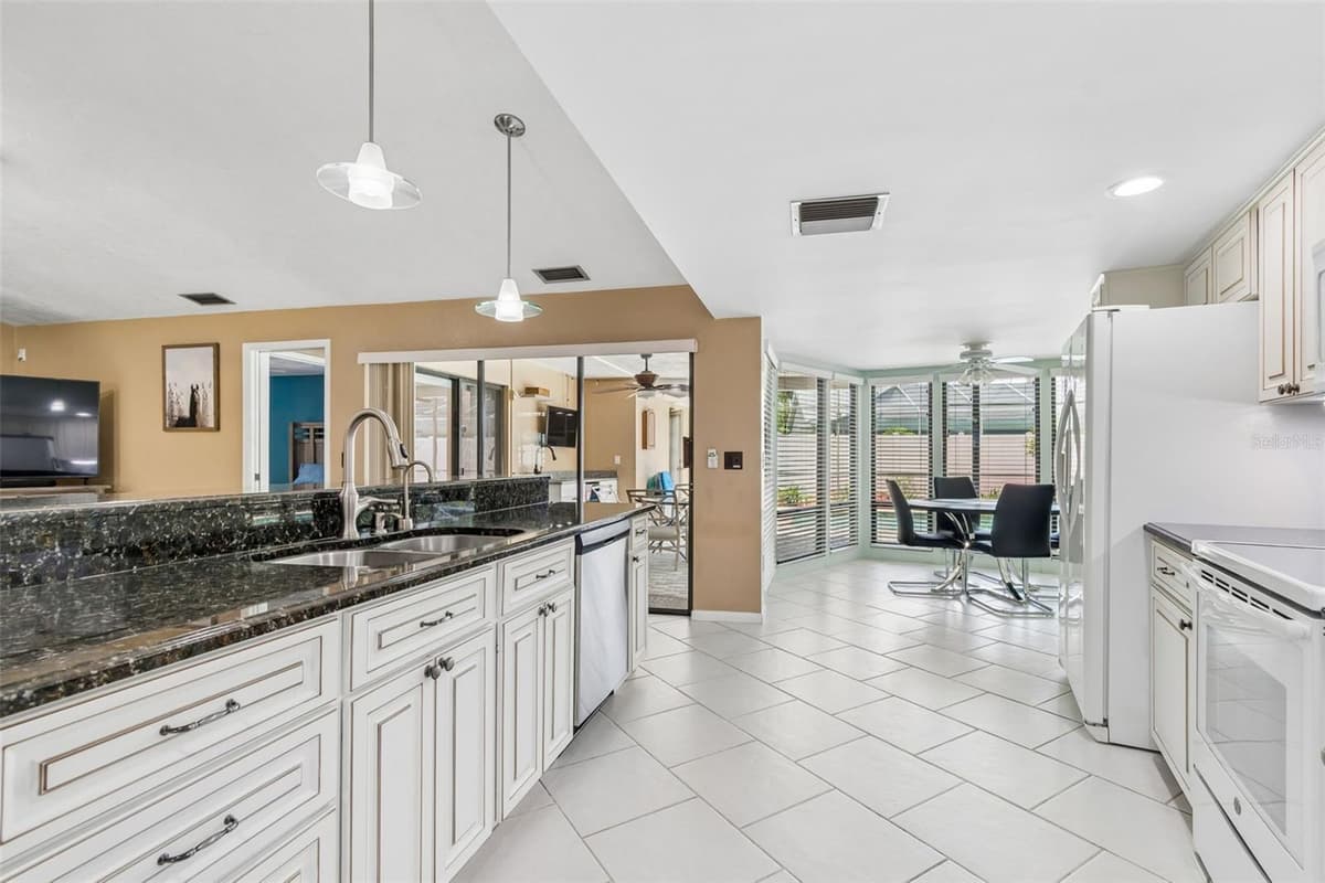 1563 MISTY PLATEAU TRAIL — photo 20 of 62