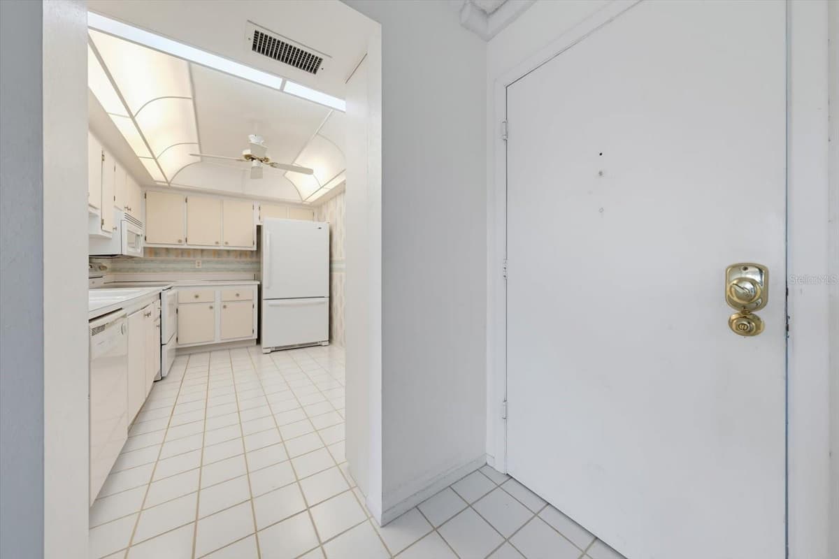 255 DOLPHIN POINT — photo 9 of 35