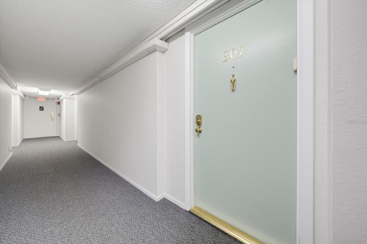 255 DOLPHIN POINT — photo 19 of 35