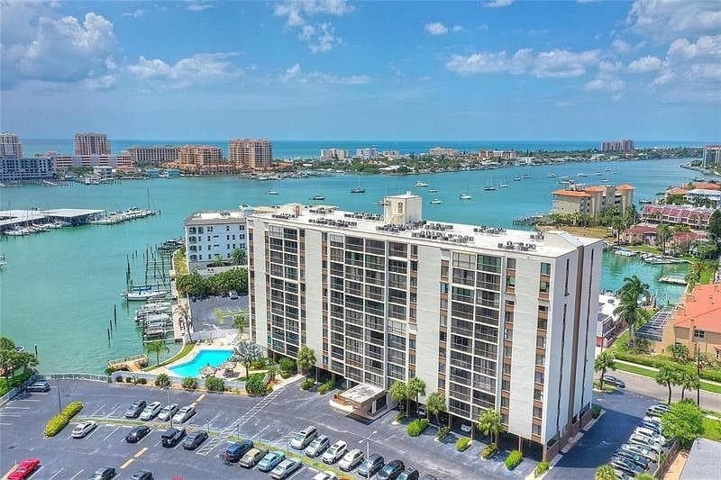 255 DOLPHIN POINT — photo 34 of 35