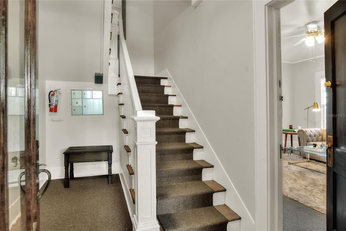 211 PARK STREET — photo 6 of 51