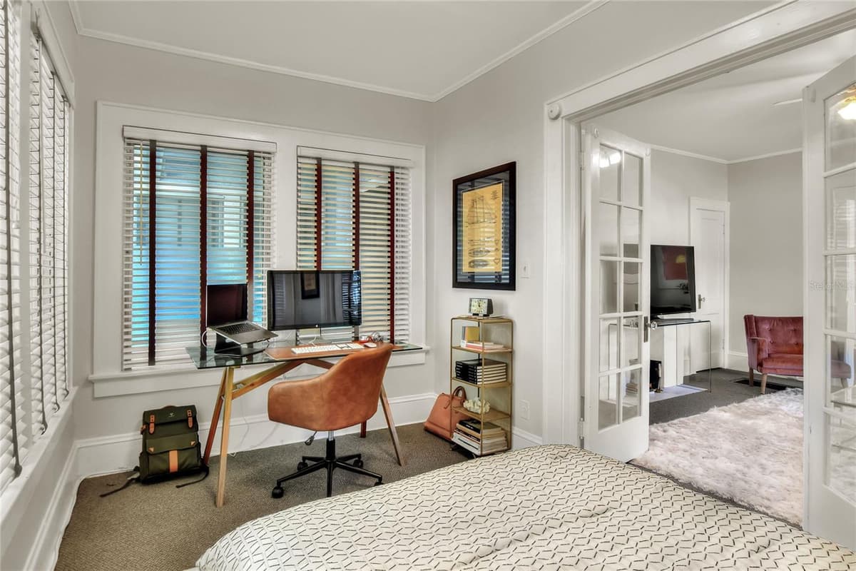 211 PARK STREET — photo 11 of 51