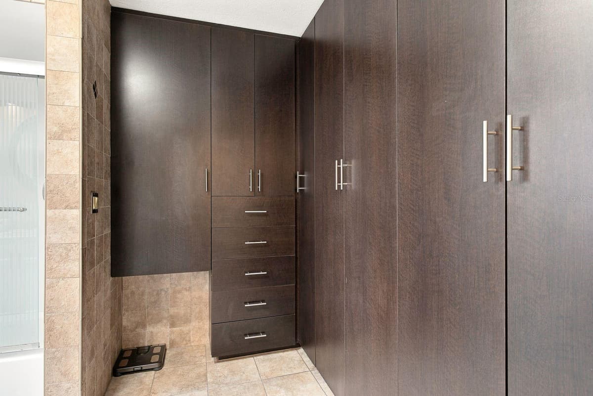 1111 CARLTON ROAD — photo 44 of 74
