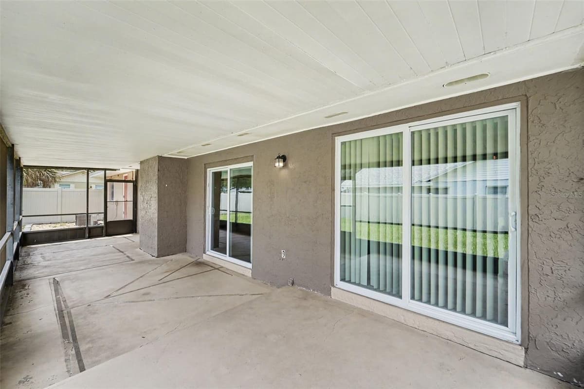 930 OAK FOREST DRIVE — photo 25 of 30