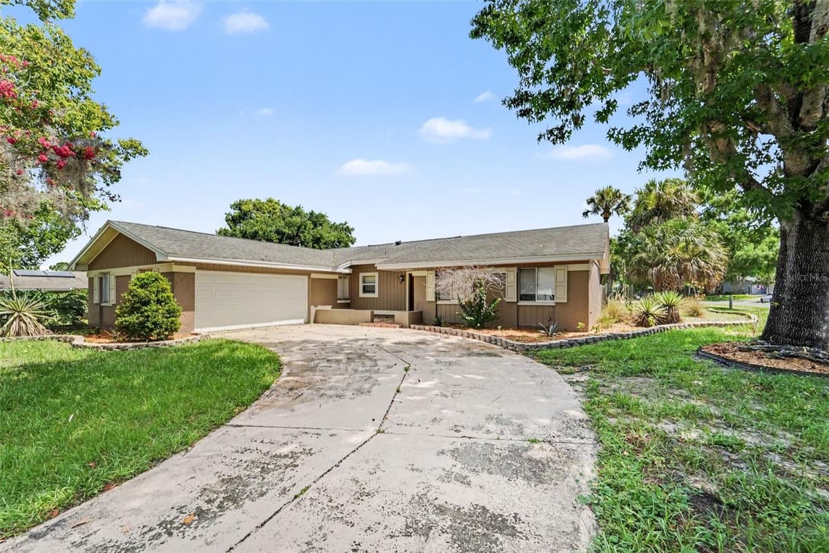 930 OAK FOREST DRIVE — photo 1 of 30