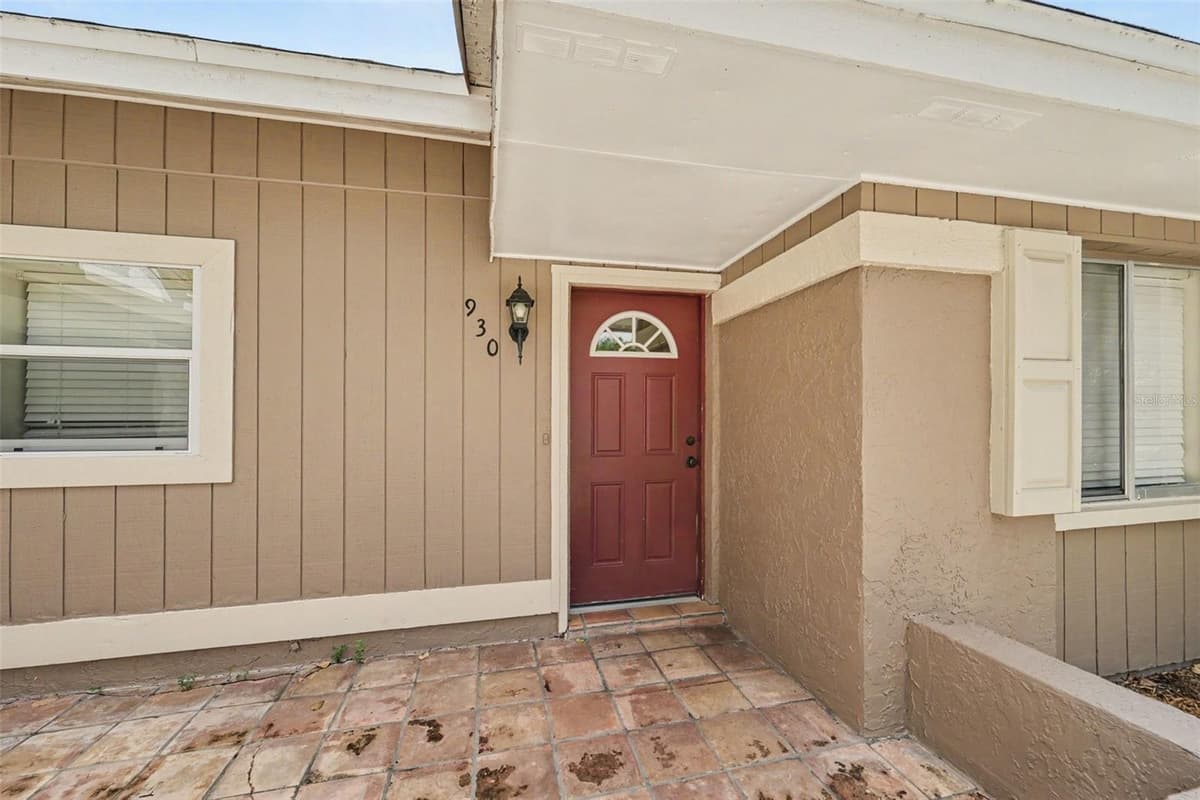 930 OAK FOREST DRIVE — photo 4 of 30
