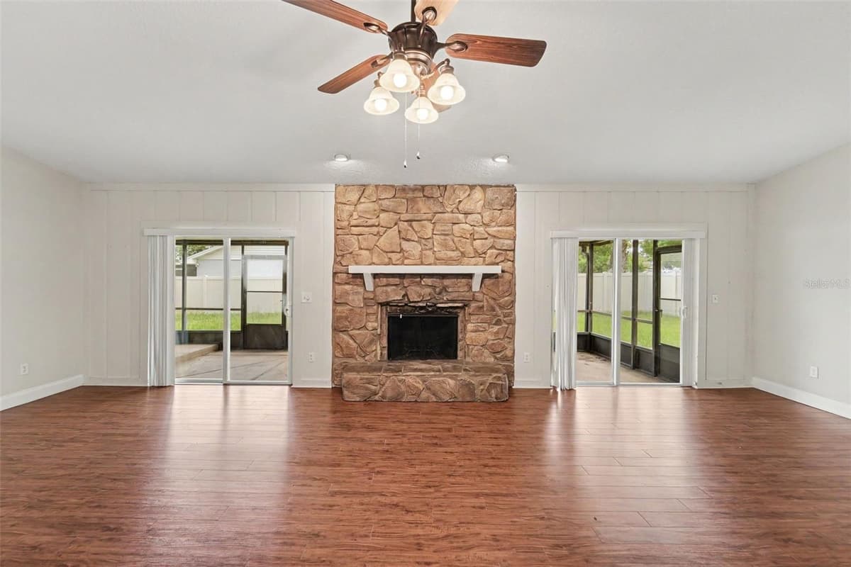 930 OAK FOREST DRIVE — photo 6 of 30