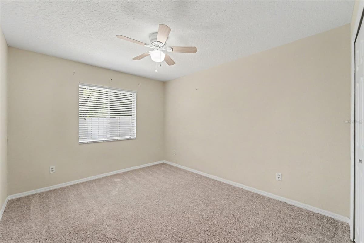 930 OAK FOREST DRIVE — photo 11 of 30