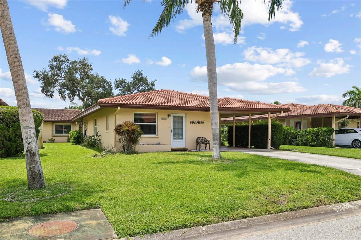3210 CAMBRIDGE AVENUE — photo 1 of 38