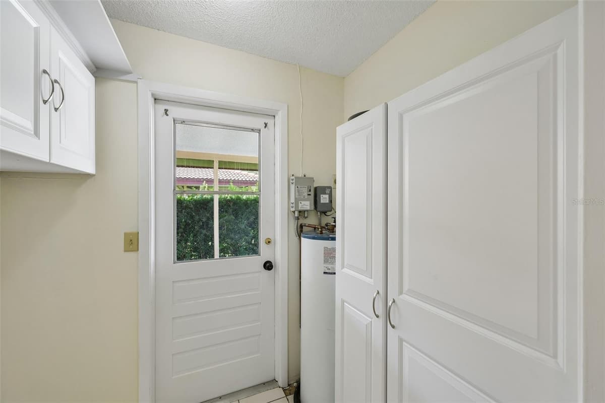 3210 CAMBRIDGE AVENUE — photo 26 of 38