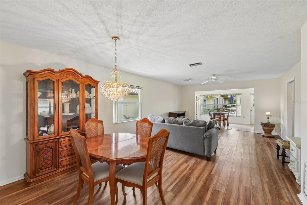 3210 CAMBRIDGE AVENUE — photo 13 of 38