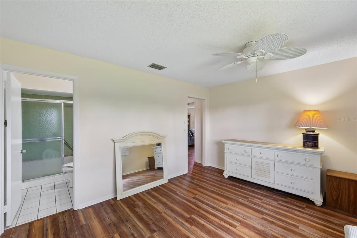 3210 CAMBRIDGE AVENUE — photo 22 of 38