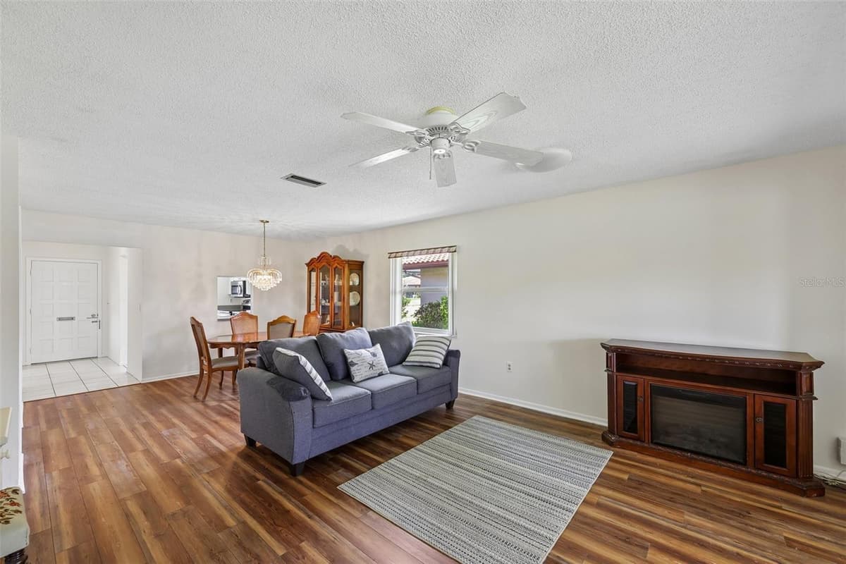 3210 CAMBRIDGE AVENUE — photo 15 of 38