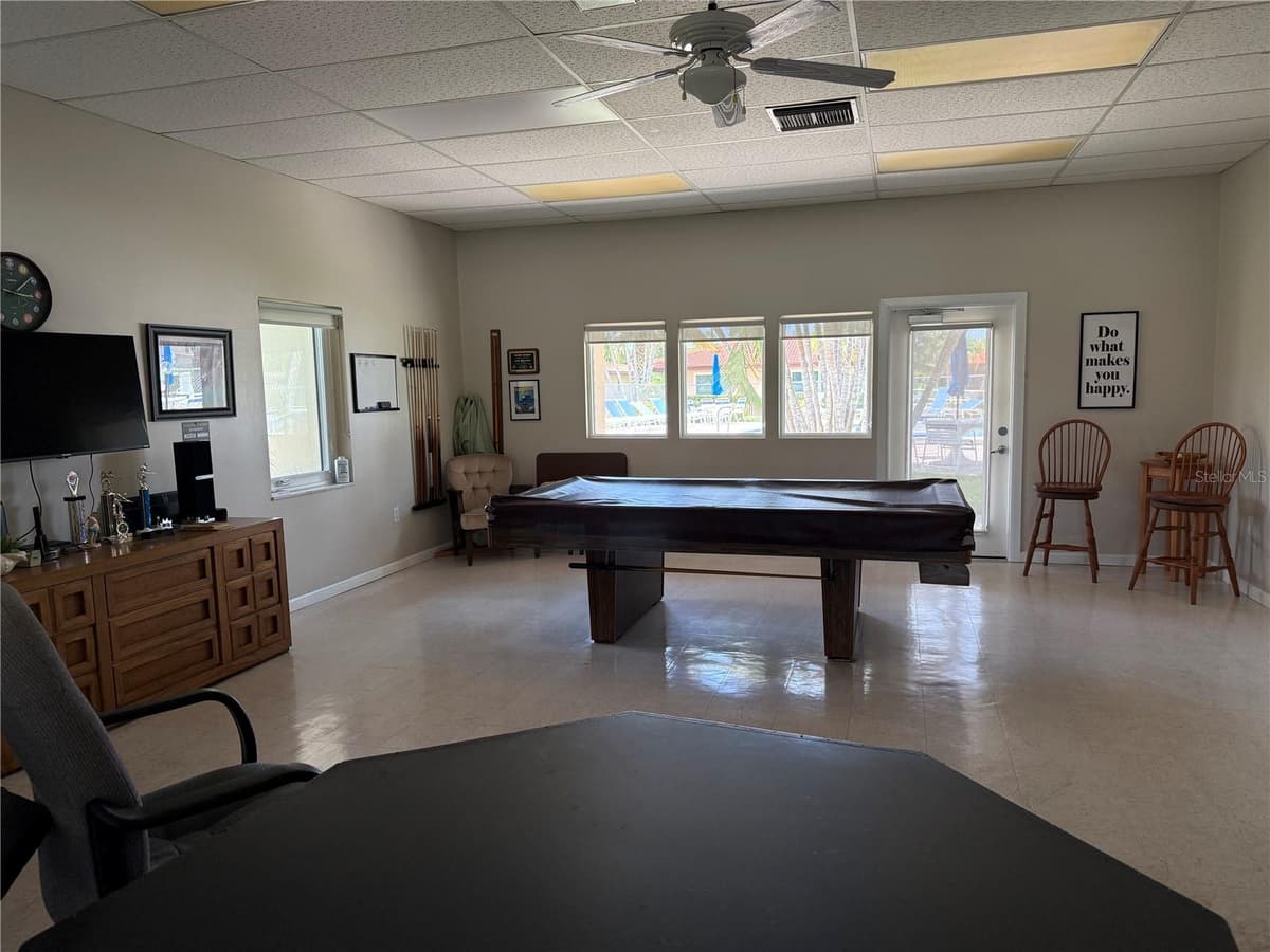 3210 CAMBRIDGE AVENUE — photo 32 of 38