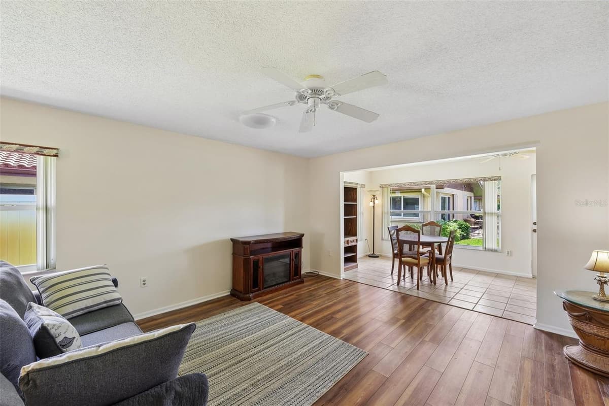 3210 CAMBRIDGE AVENUE — photo 11 of 38