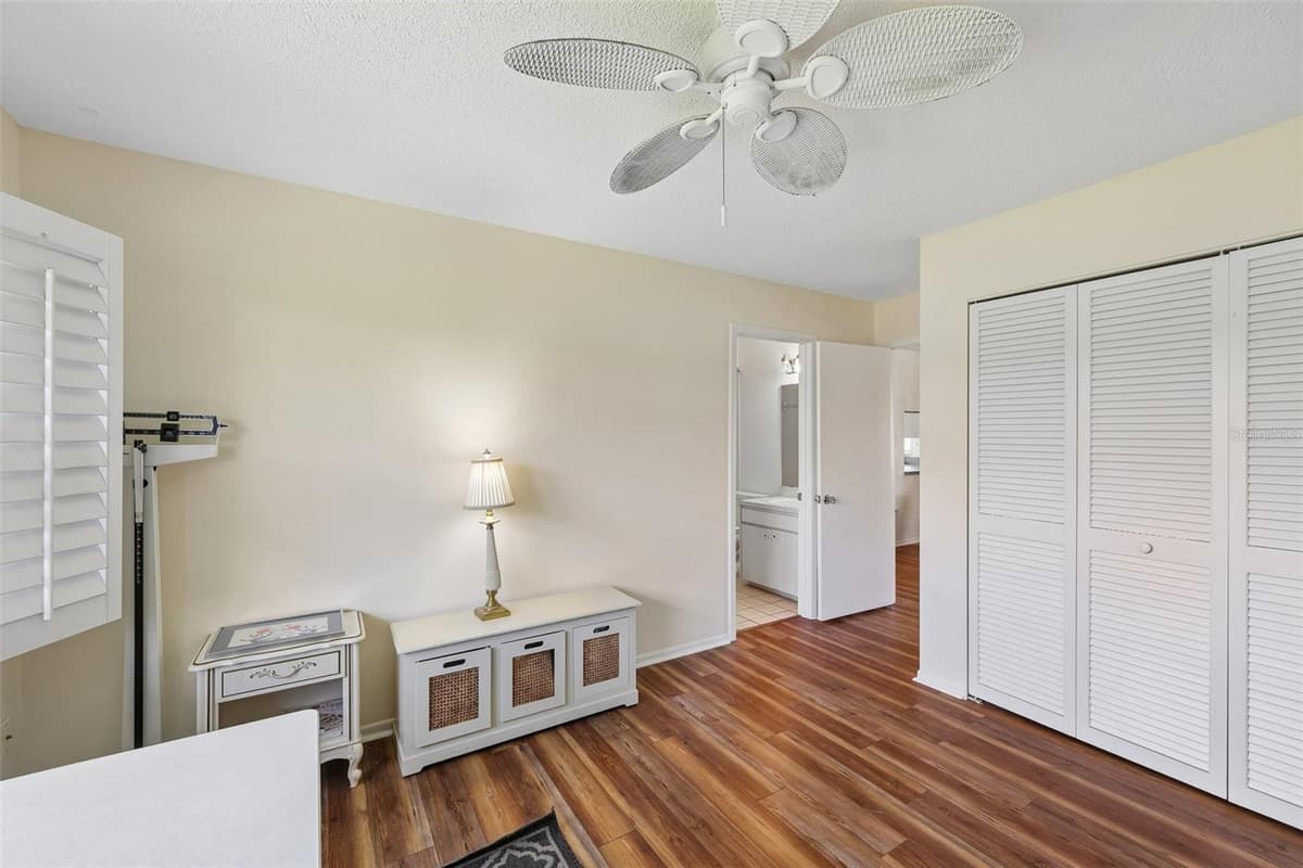 3210 CAMBRIDGE AVENUE — photo 20 of 38