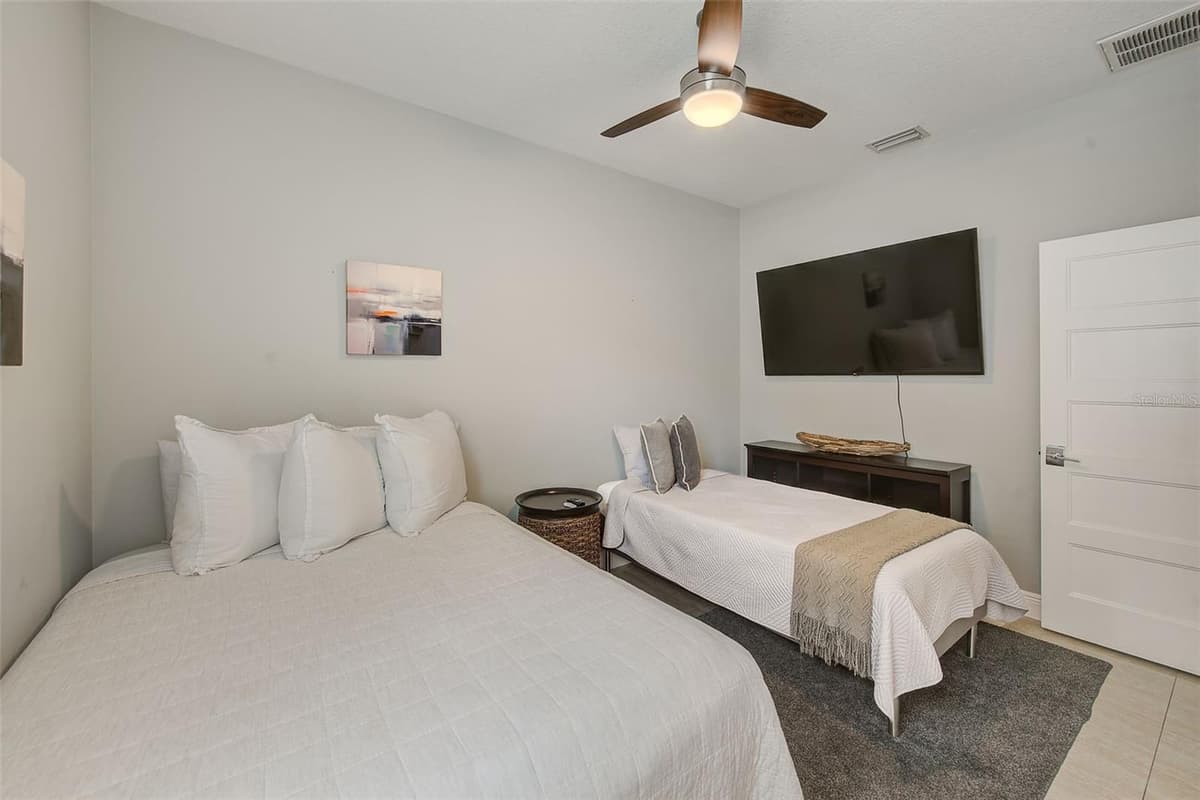 4301 NASSAU STREET — photo 23 of 37
