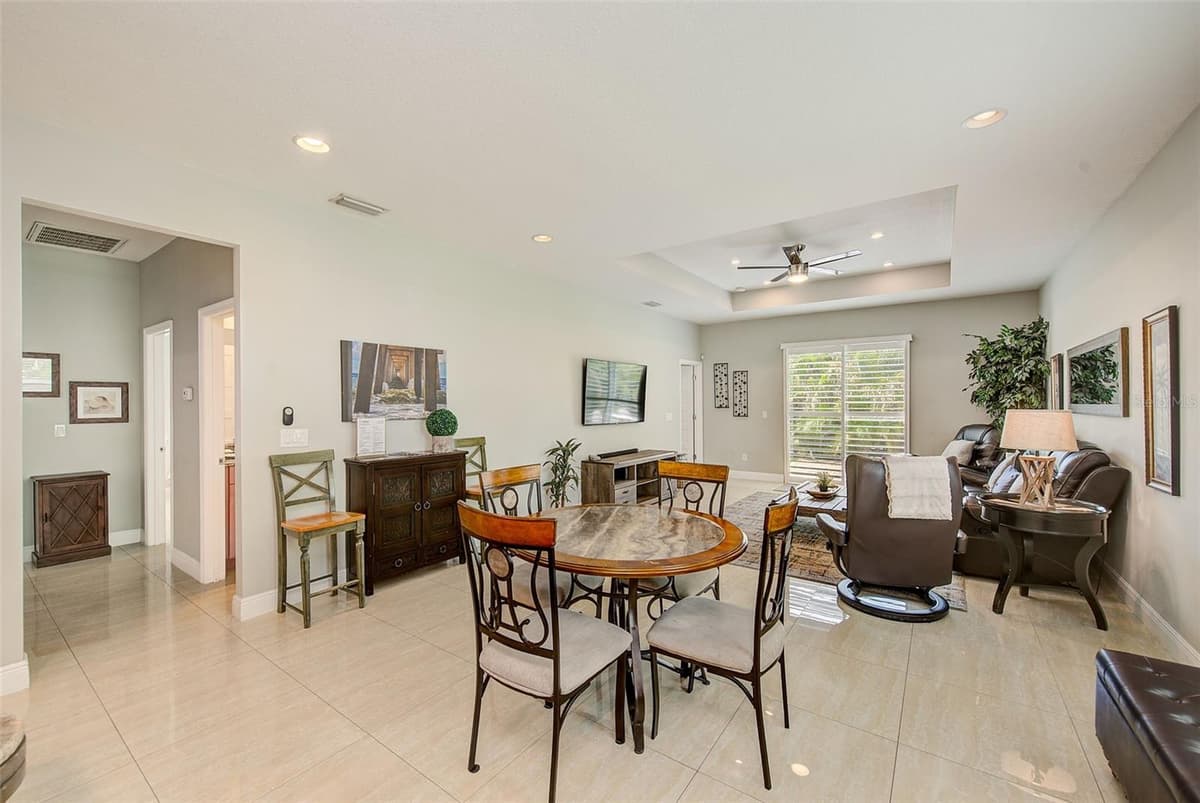 4301 NASSAU STREET — photo 14 of 37