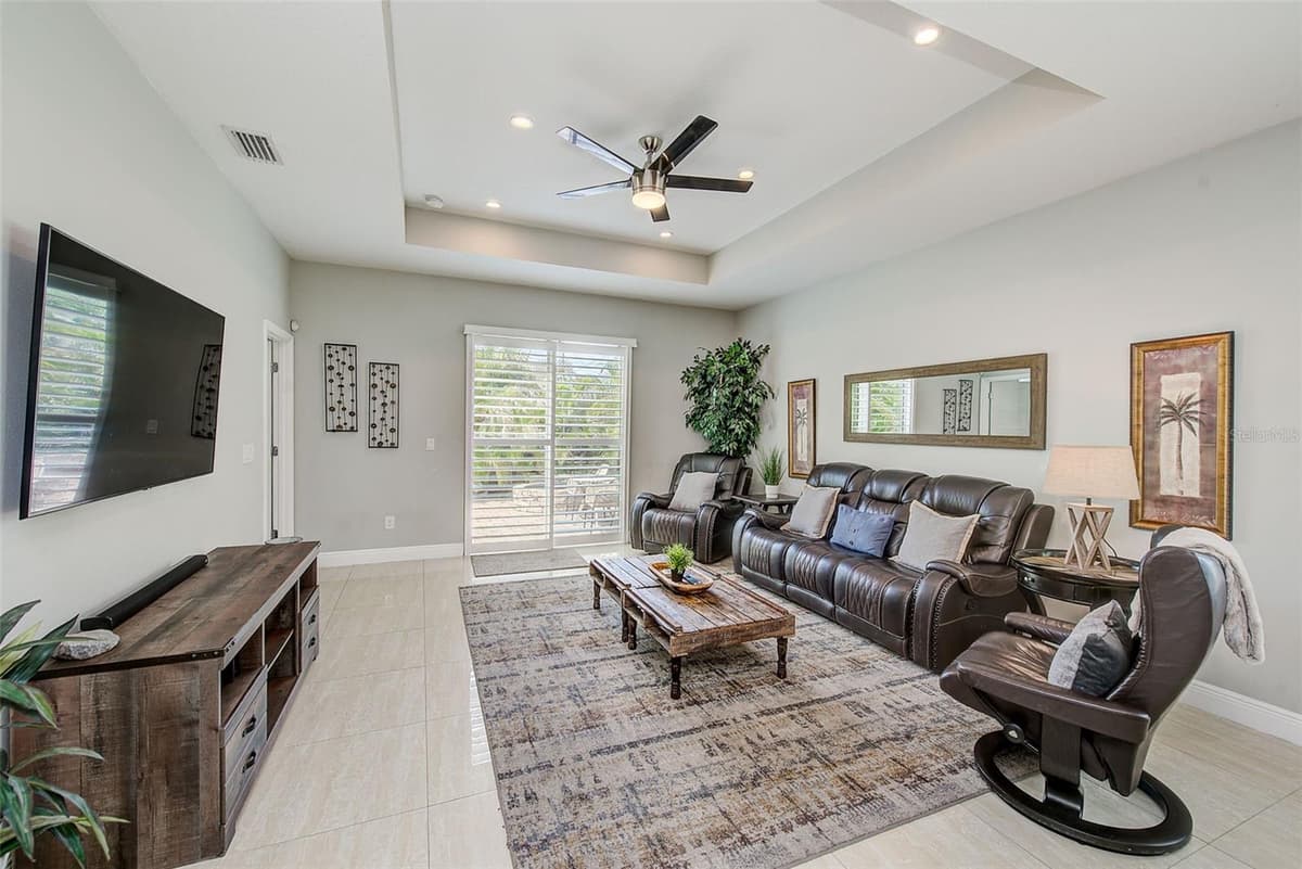 4301 NASSAU STREET — photo 13 of 37