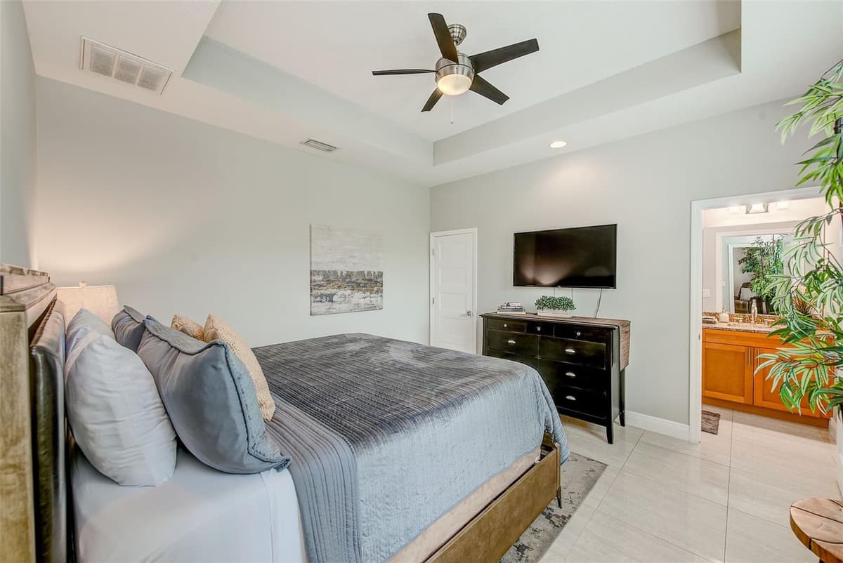 4301 NASSAU STREET — photo 17 of 37