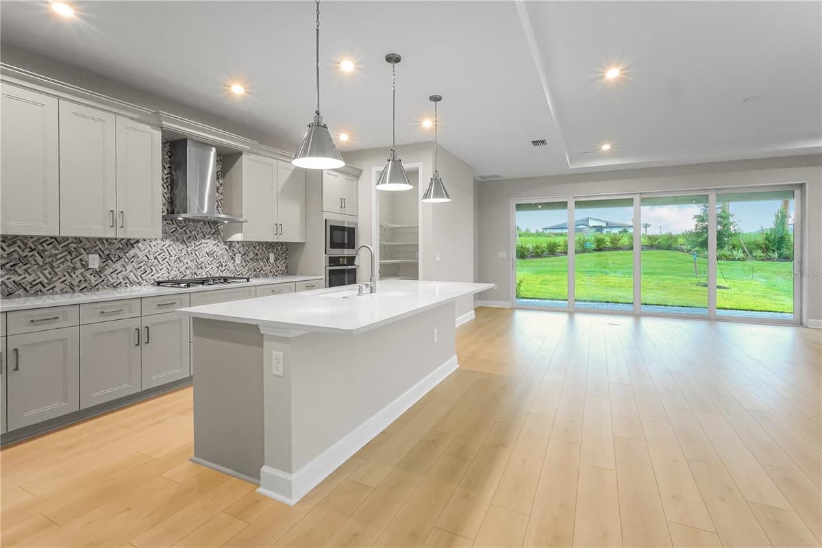 1620 BELLAGIO LOOP — photo 4 of 33