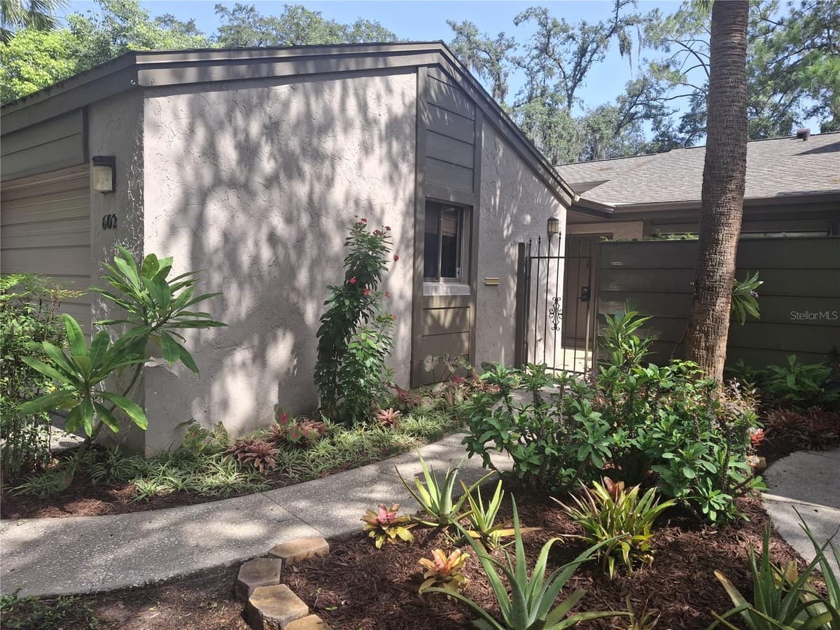 602 WOODRIDGE DRIVE — photo 4 of 40