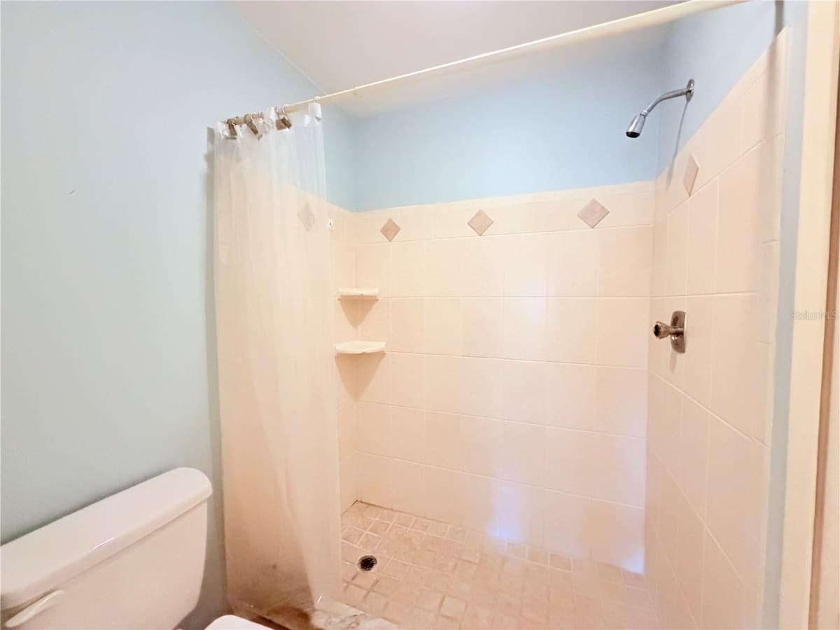 602 WOODRIDGE DRIVE — photo 16 of 40