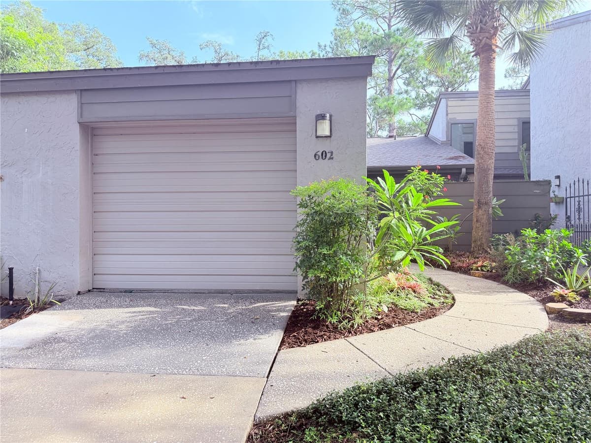 602 WOODRIDGE DRIVE — photo 1 of 40