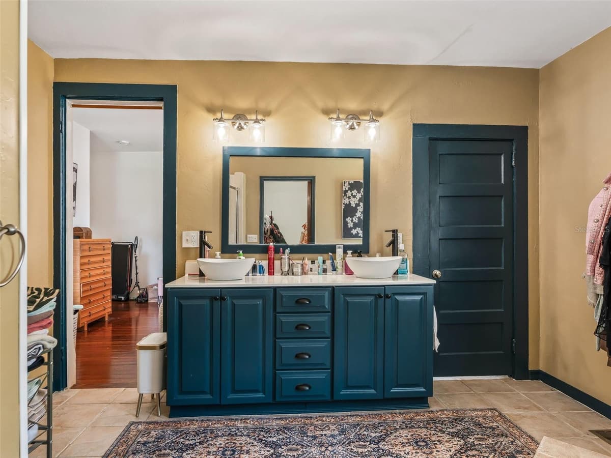 511 MIRROR LAKE DRIVE — photo 48 of 85