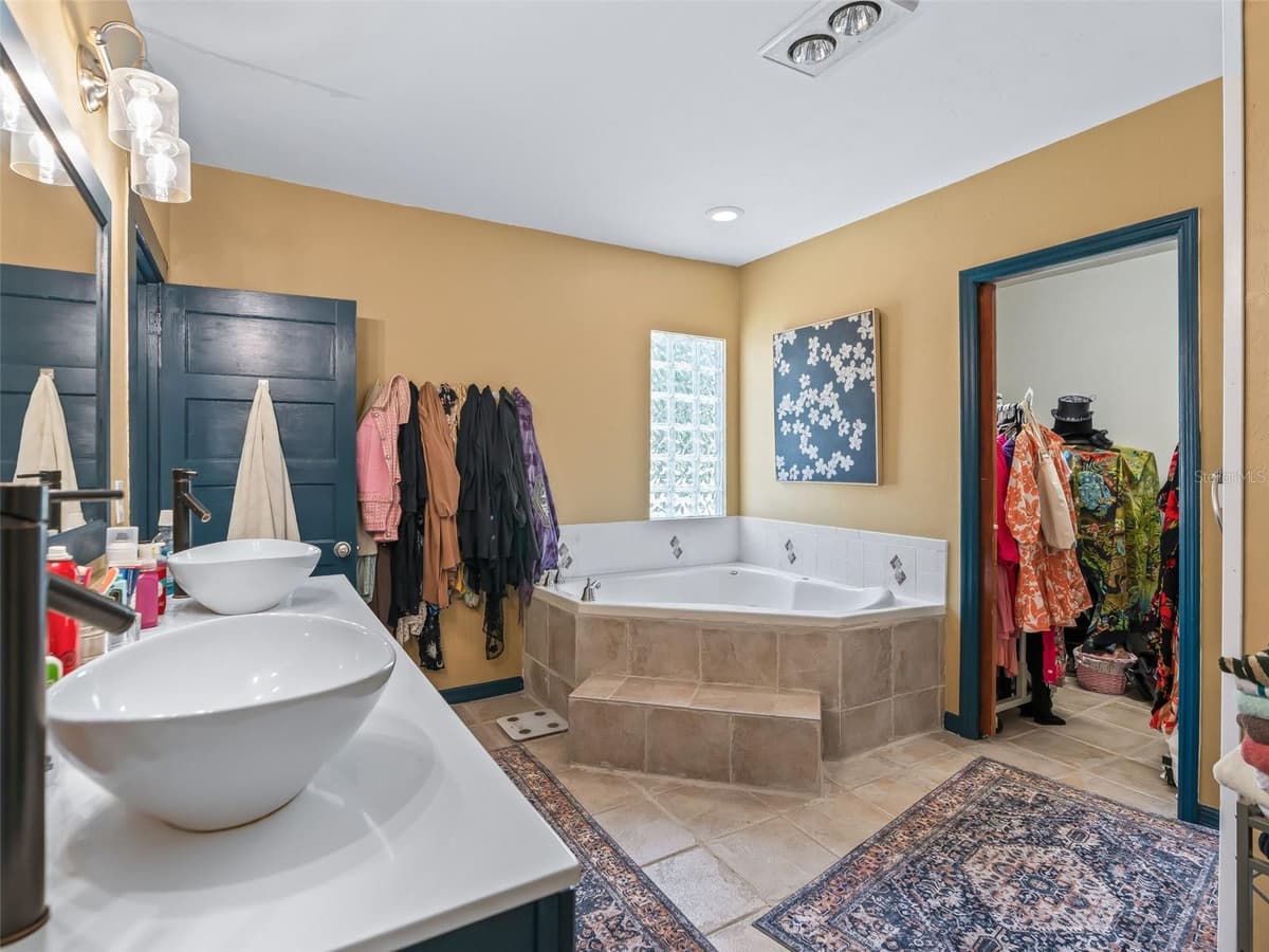 511 MIRROR LAKE DRIVE — photo 47 of 85