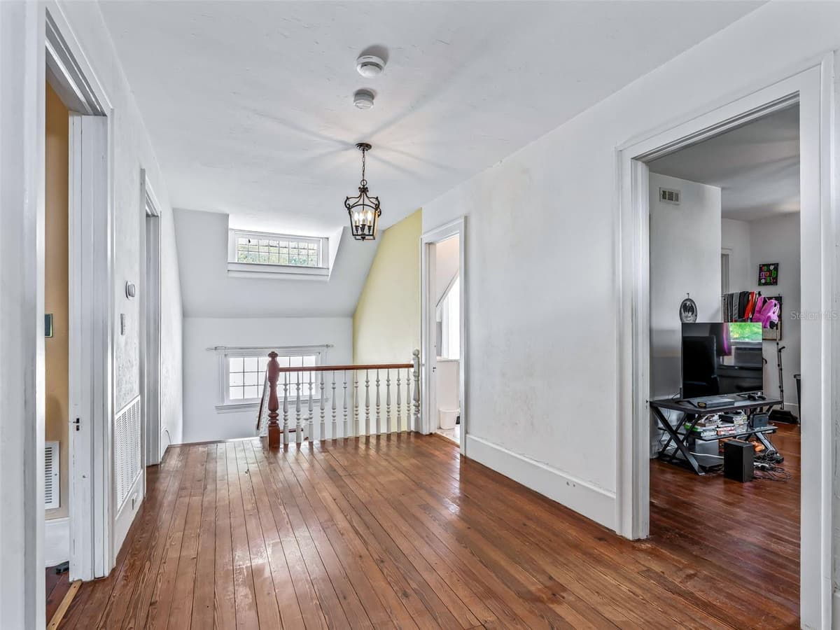 511 MIRROR LAKE DRIVE — photo 54 of 85