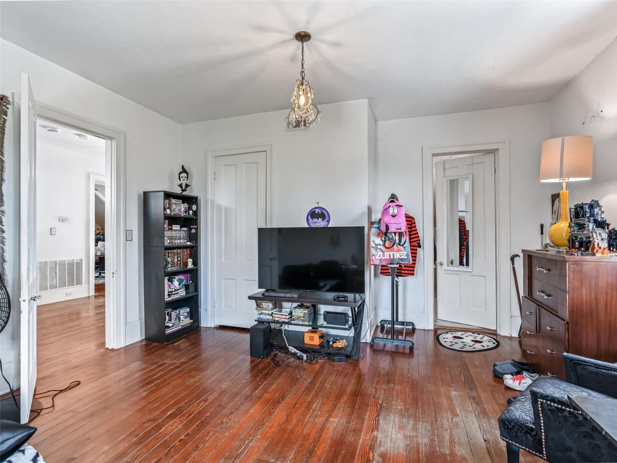 511 MIRROR LAKE DRIVE — photo 57 of 85
