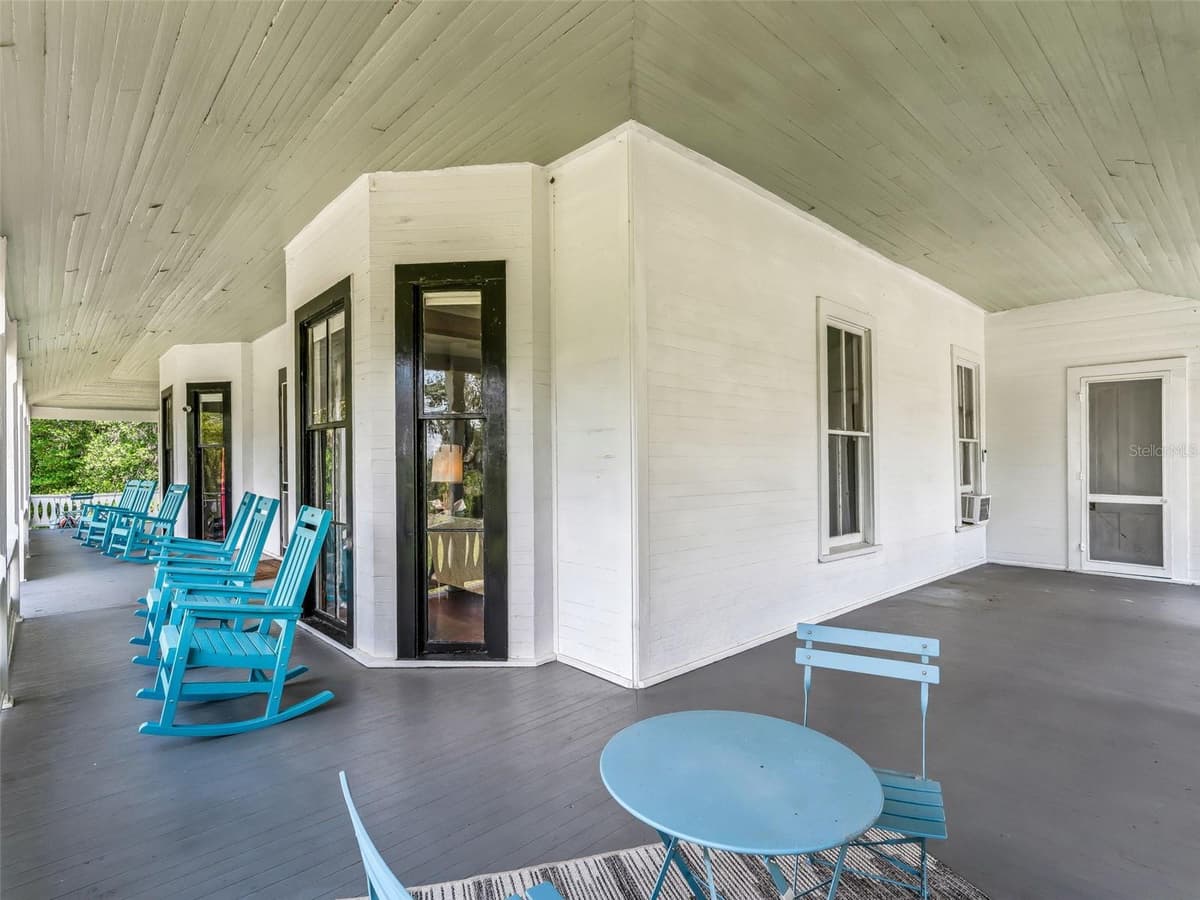 511 MIRROR LAKE DRIVE — photo 18 of 85