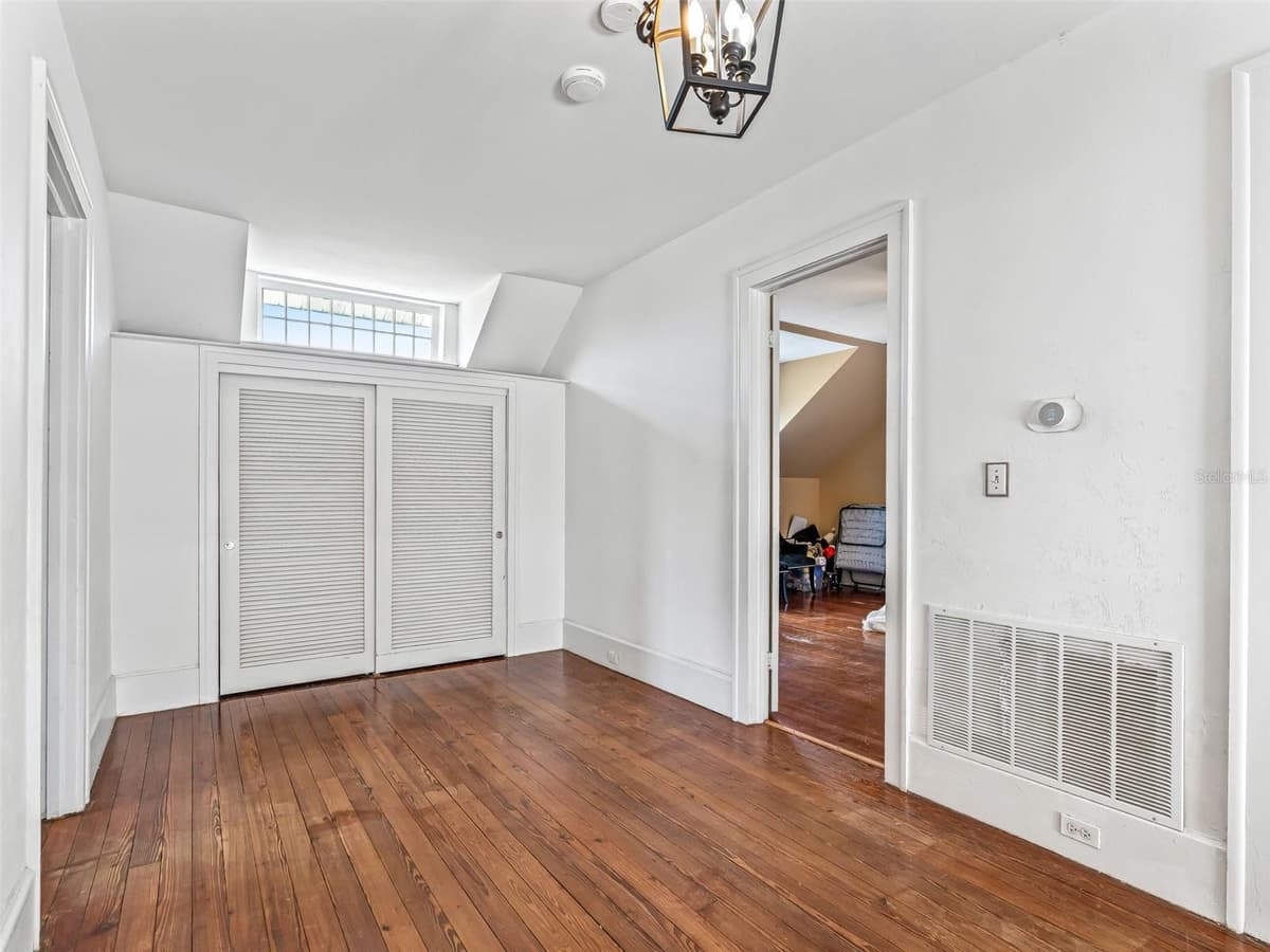 511 MIRROR LAKE DRIVE — photo 53 of 85