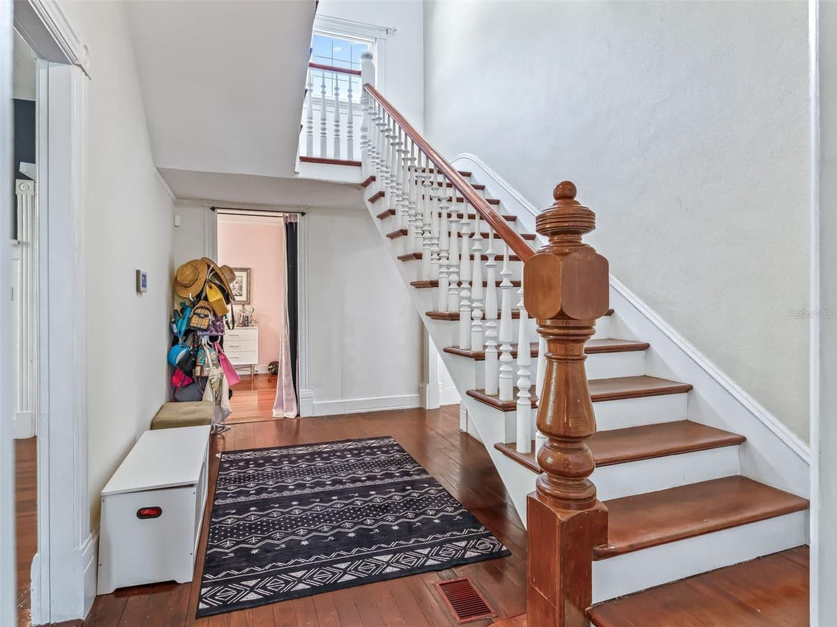 511 MIRROR LAKE DRIVE — photo 50 of 85