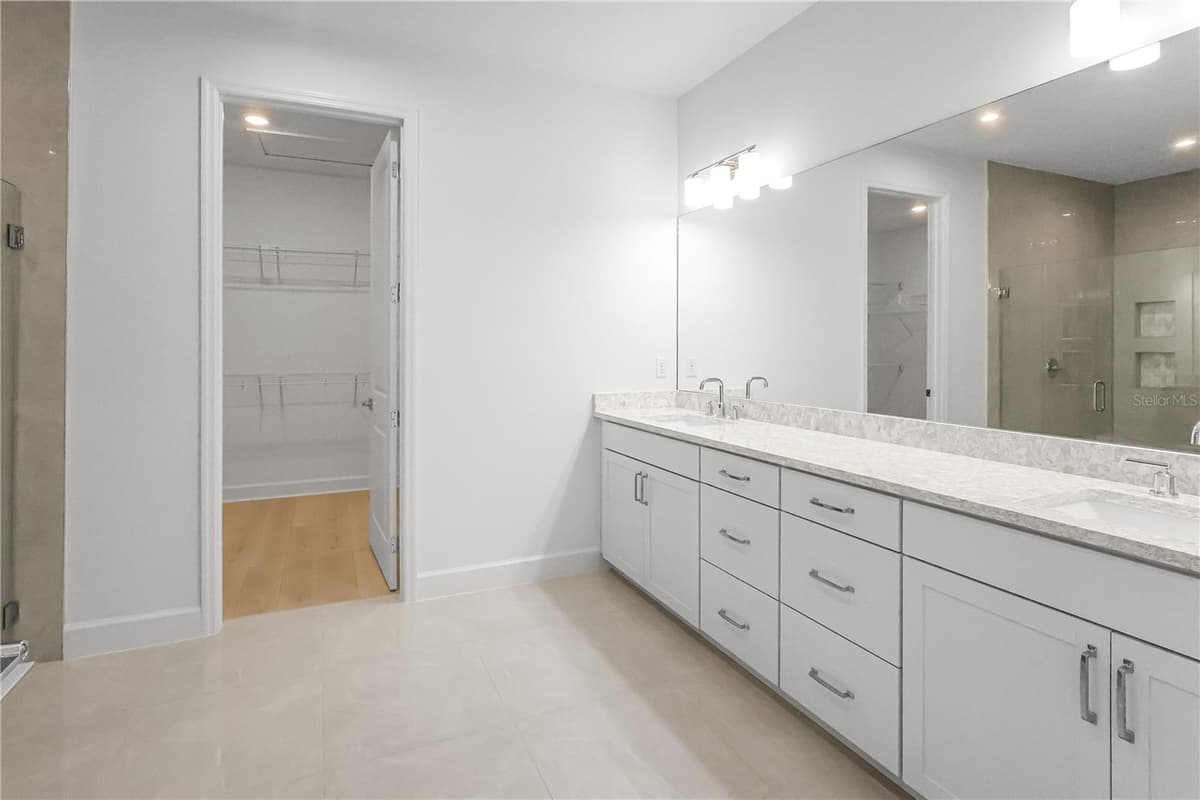 1615 BELLAGIO LOOP — photo 14 of 33