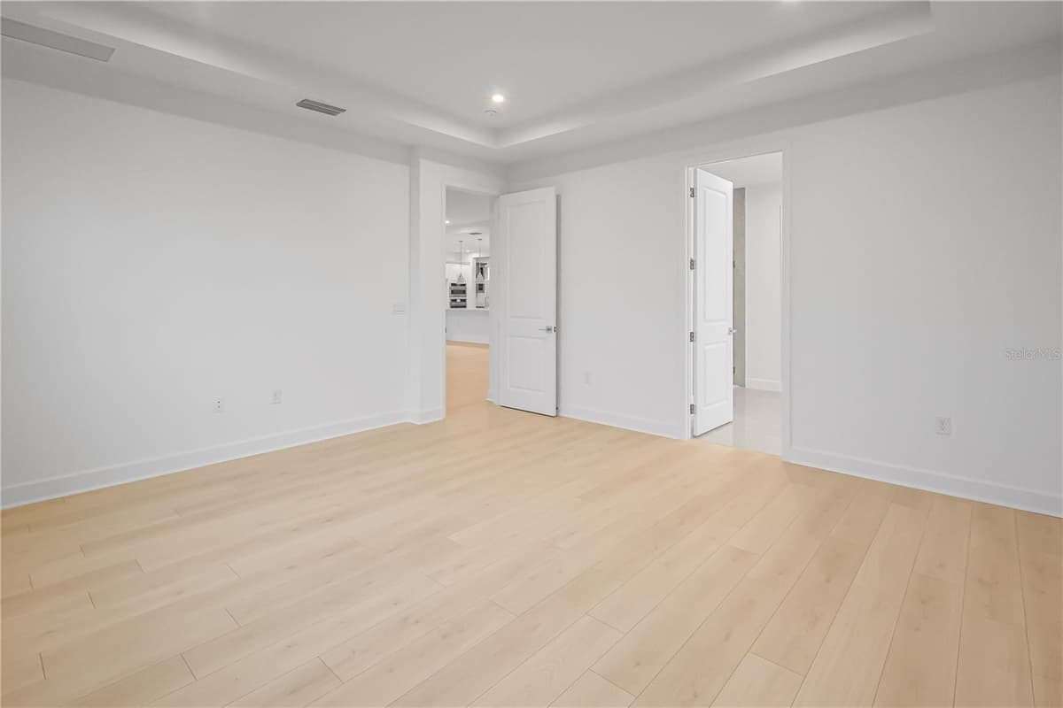 1615 BELLAGIO LOOP — photo 13 of 33